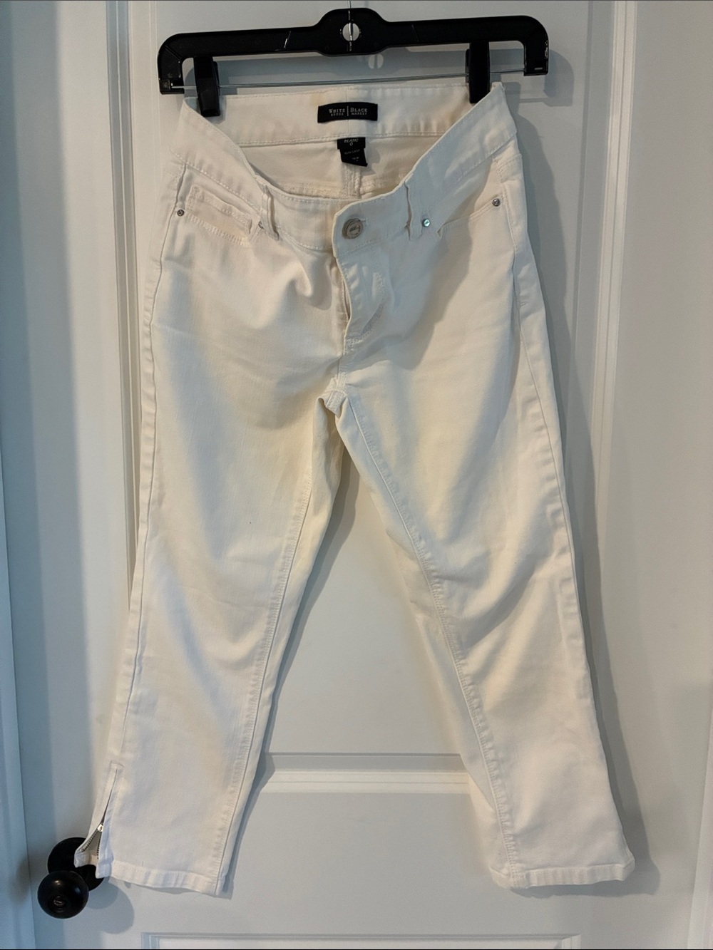 White House Black Market White Cropped Ankle Jeans